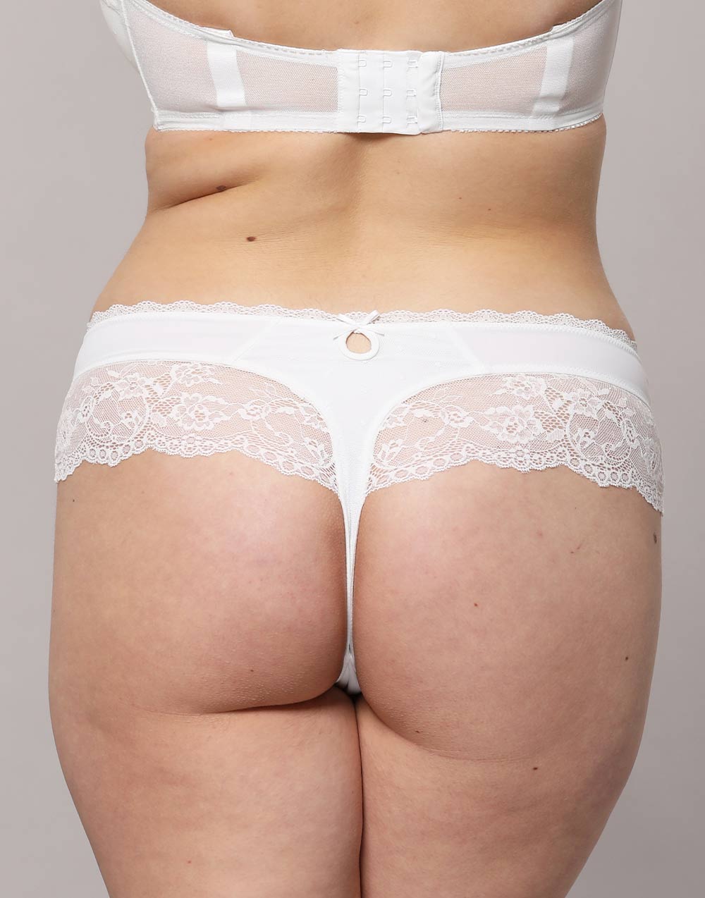 sugarshape-diamond-ivory-stringpanty-spitze-peephole image 2