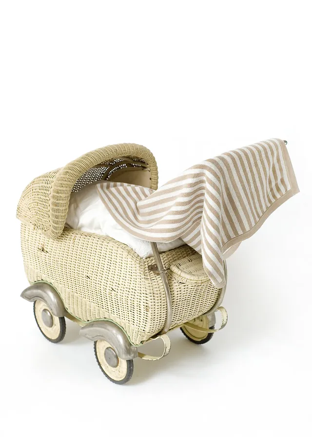 petit-amour-svenja-babydecke-80x80-biobaumwolle-streifen image 1