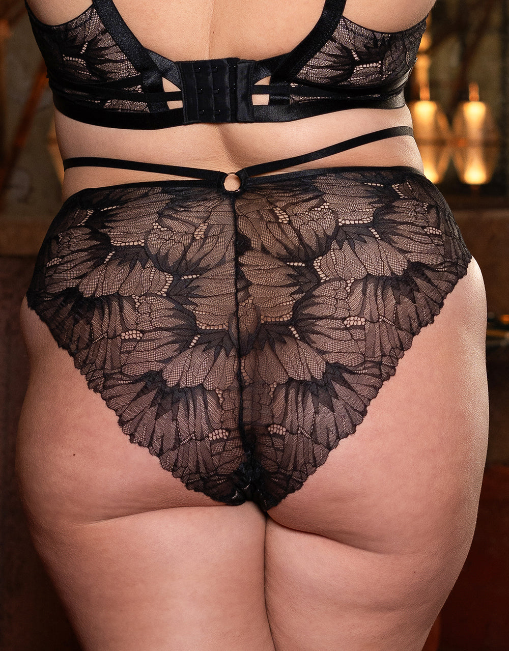sugarshape-femfatale-high-brazilian-black-straps-gold image 2
