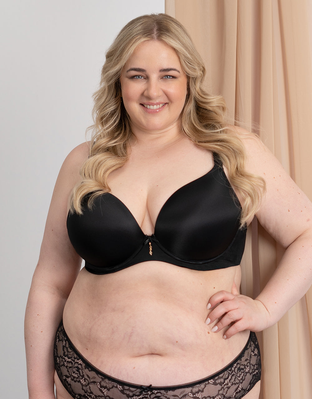 sugarshape-voil-plunge-bh-black-tiefes-dekollet image 2