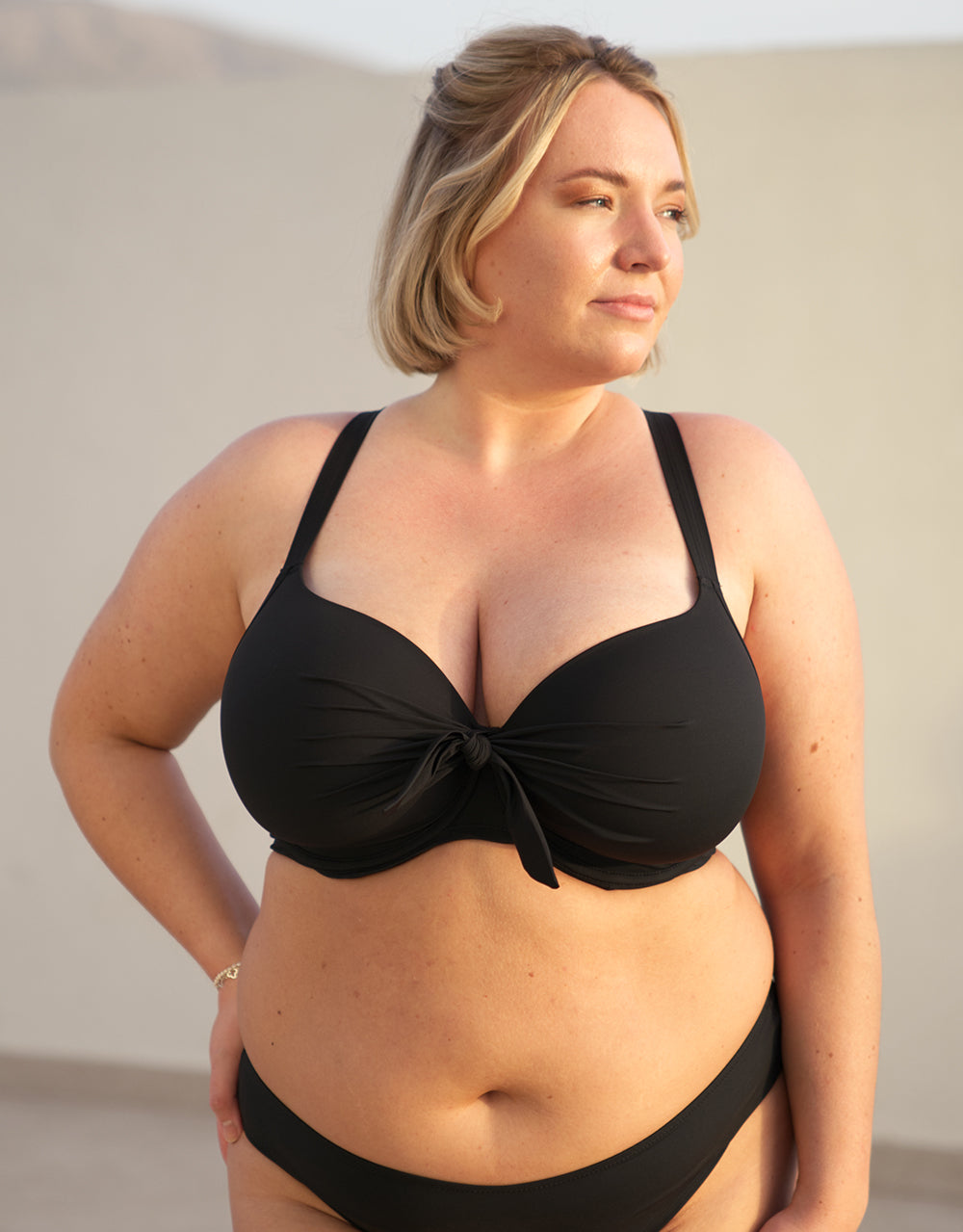 sugarshape-valencia-black-schalen-bikini-top-schwarz image 1