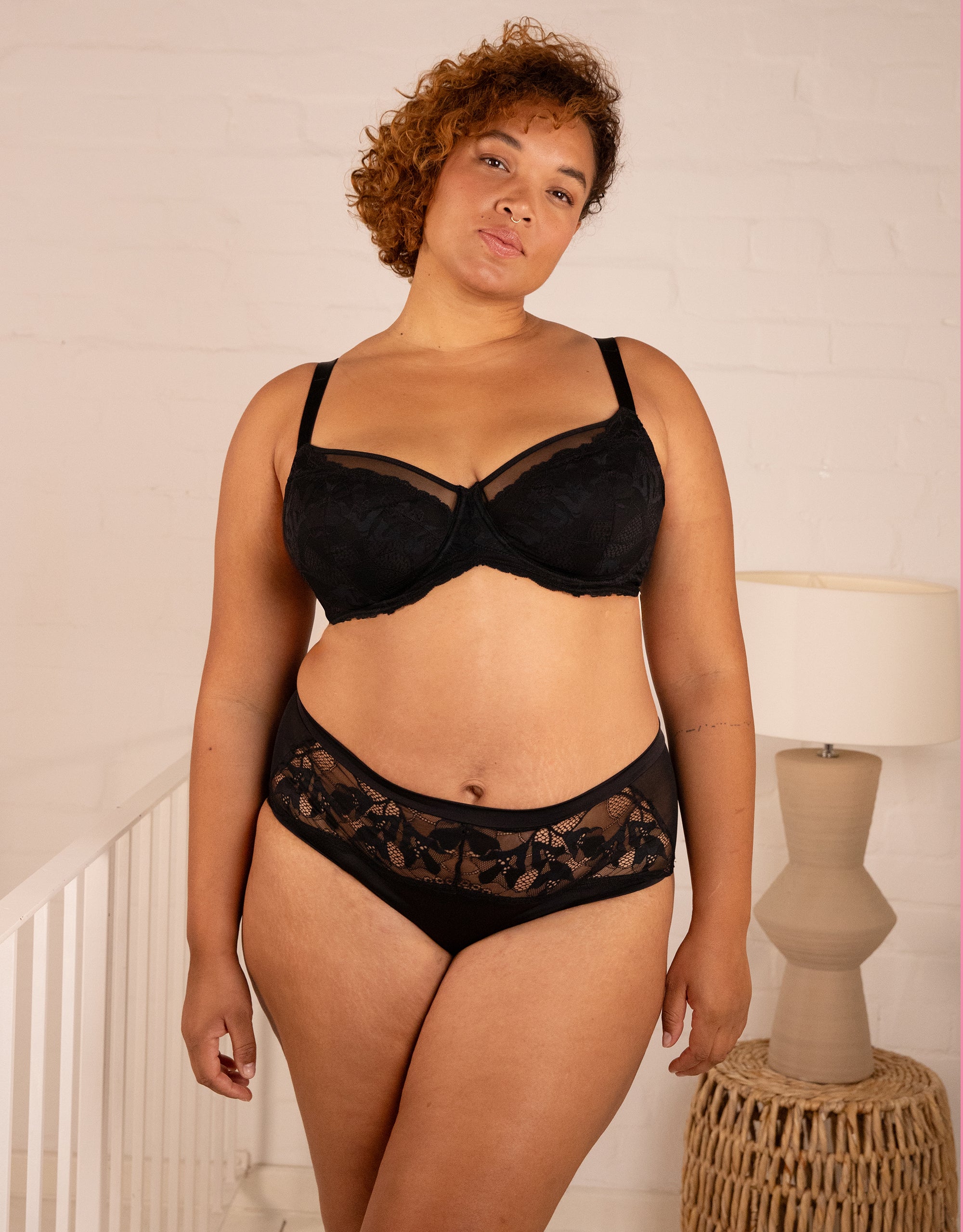 sugarshape-gracy-high-panty-black-spitzenslip-mikrofaser image 3