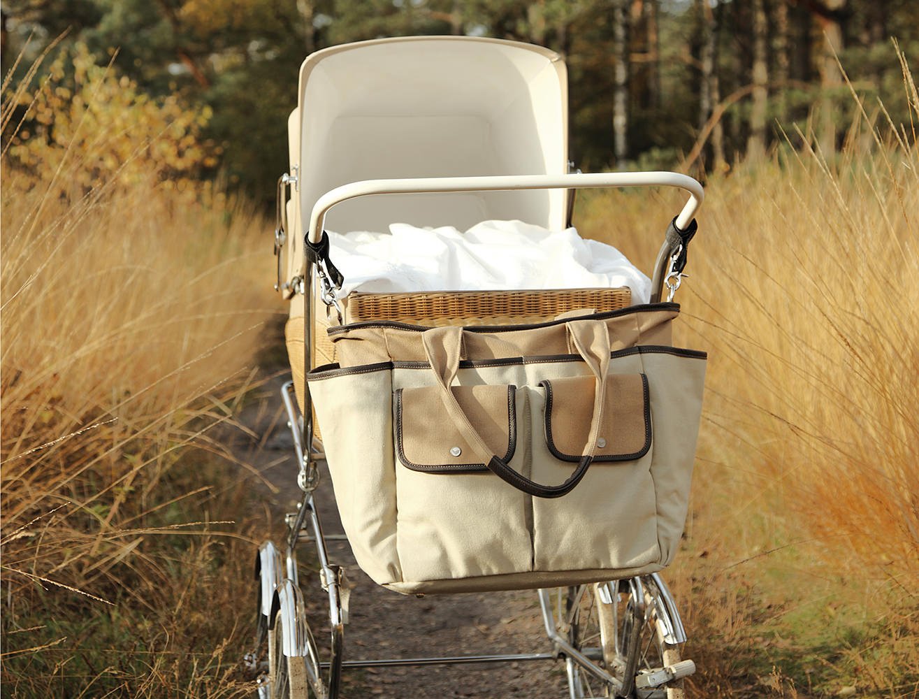 petit-amour-lourdes-pa-b-0128-wickeltasche-beige image 2
