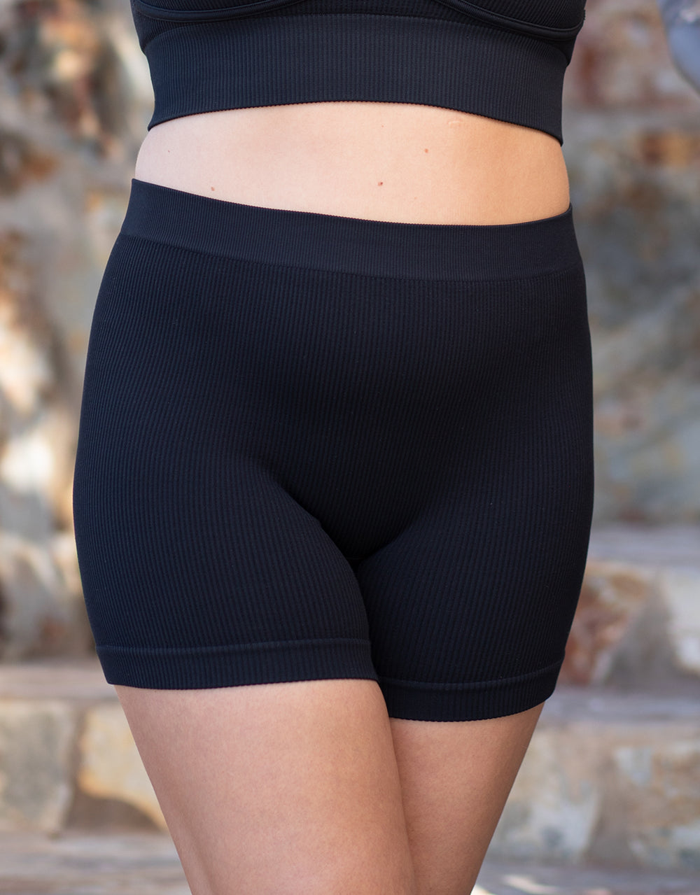 sugarshape-freeda-high-waist-shorts-black-nahtlos-gr-36-56 image 1