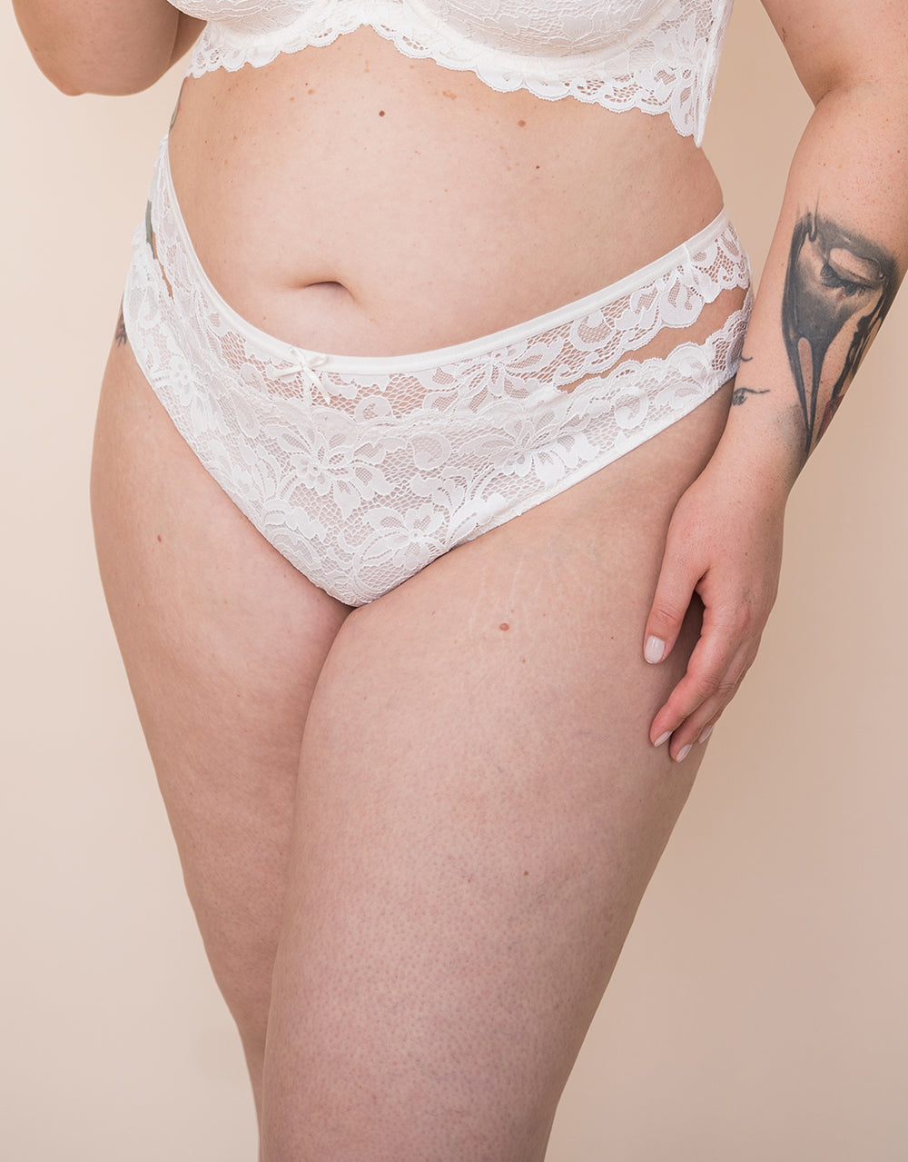 sugarshape-true-luna-day-string-wei-spitze-cut-out image 3