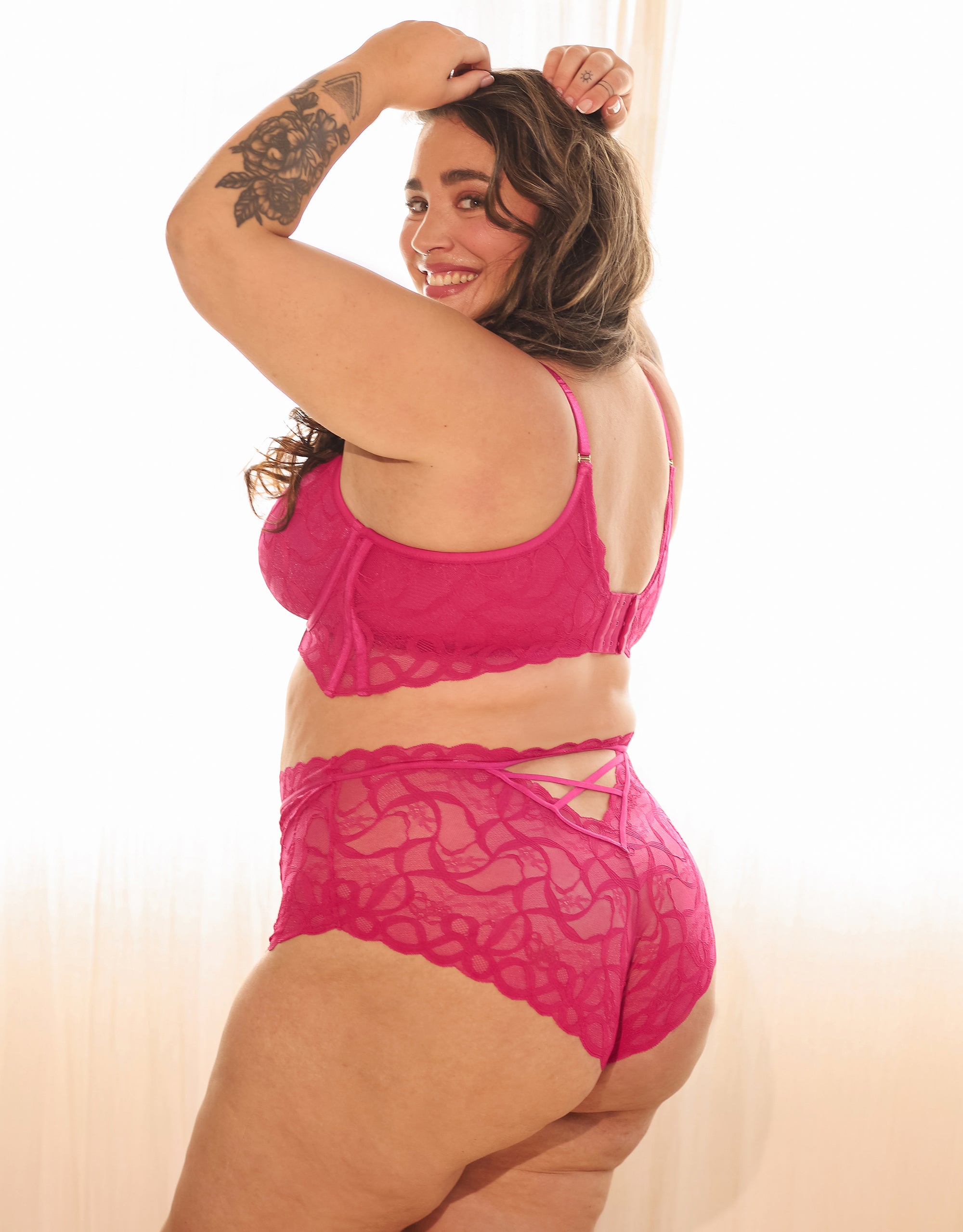 sugarshape-mekika-fuchsia-plunge-bh-pink-spitze-longline image 7