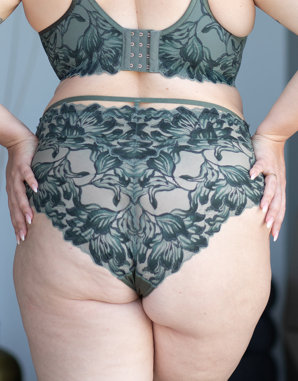 sugarshape-cha-cha-cha-high-panty-olive-spitze-strap image 2