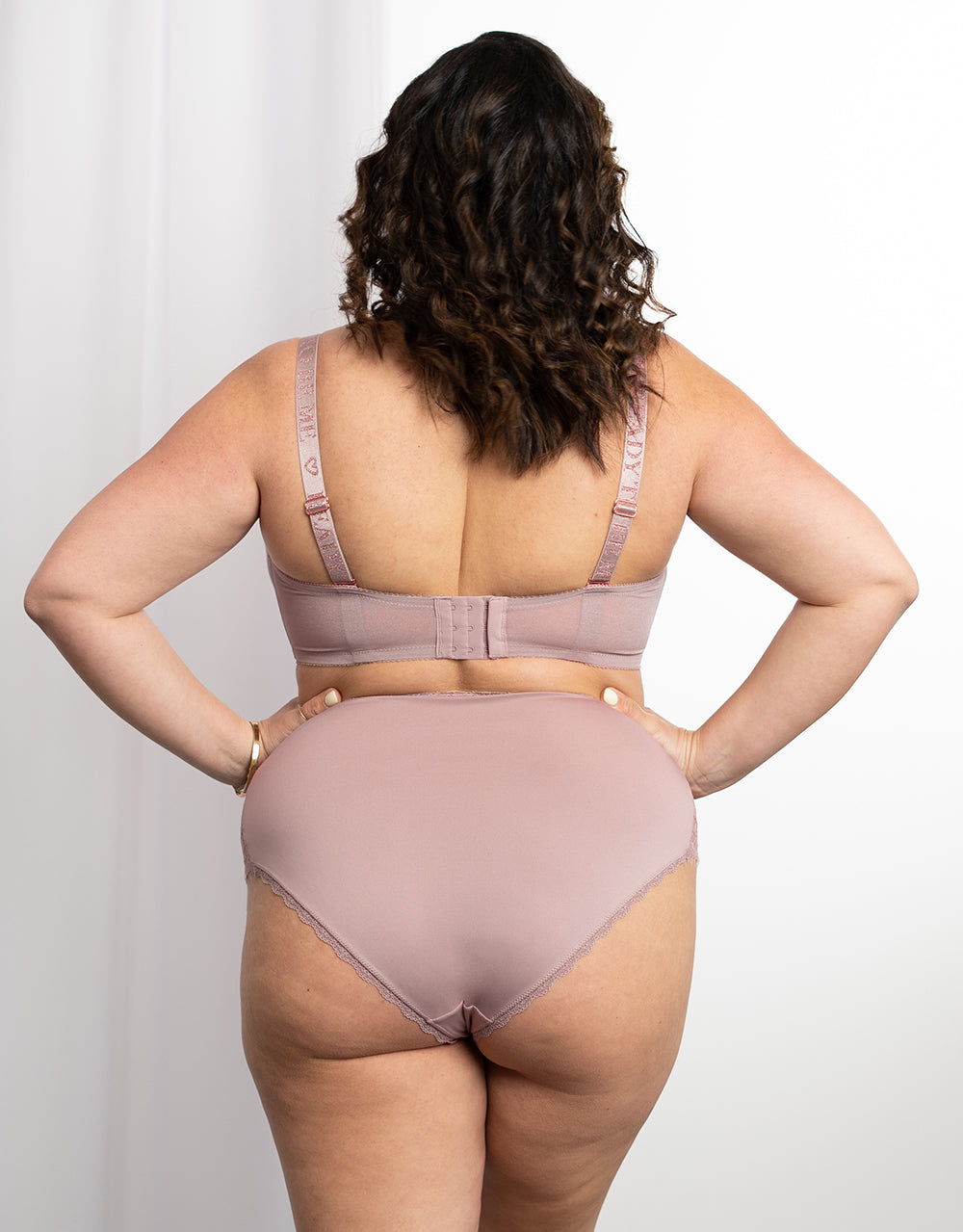 sugarshape-pure-high-panty-luxe-taupe-spitzenslip image 4