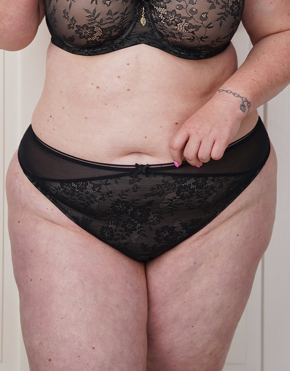 sugarshape-true-lace-string-black-spitzenslip-mesh image 3