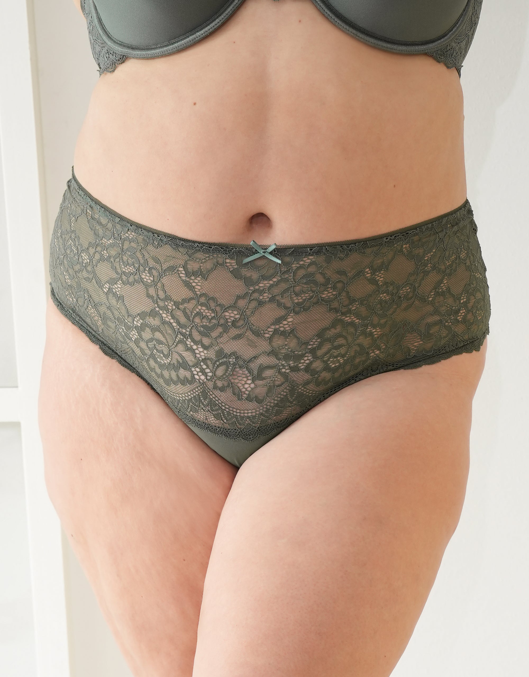 sugarshape-lace-basic-high-string-olive-spitzenslip image 1