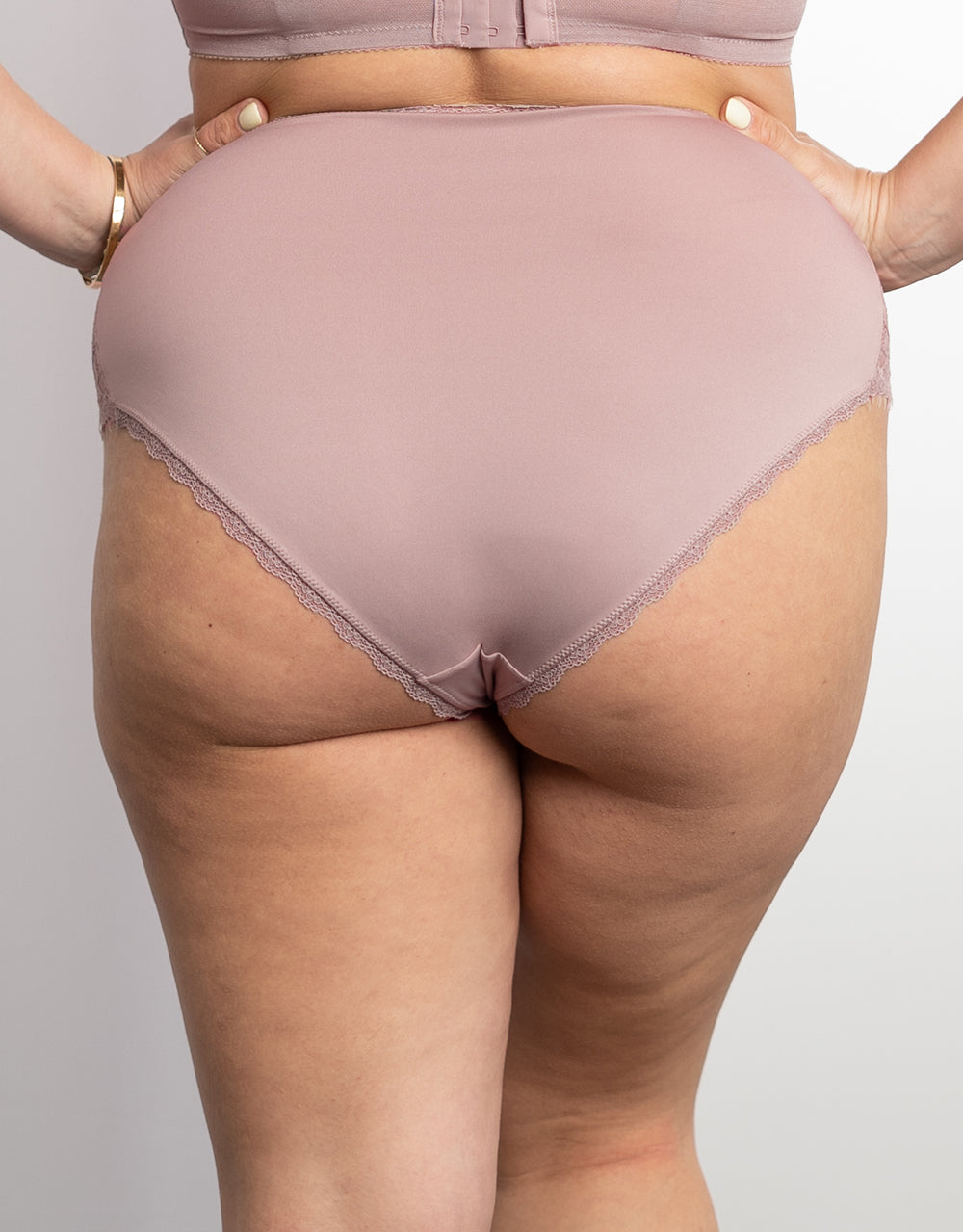 sugarshape-pure-high-panty-luxe-taupe-spitzenslip image 2