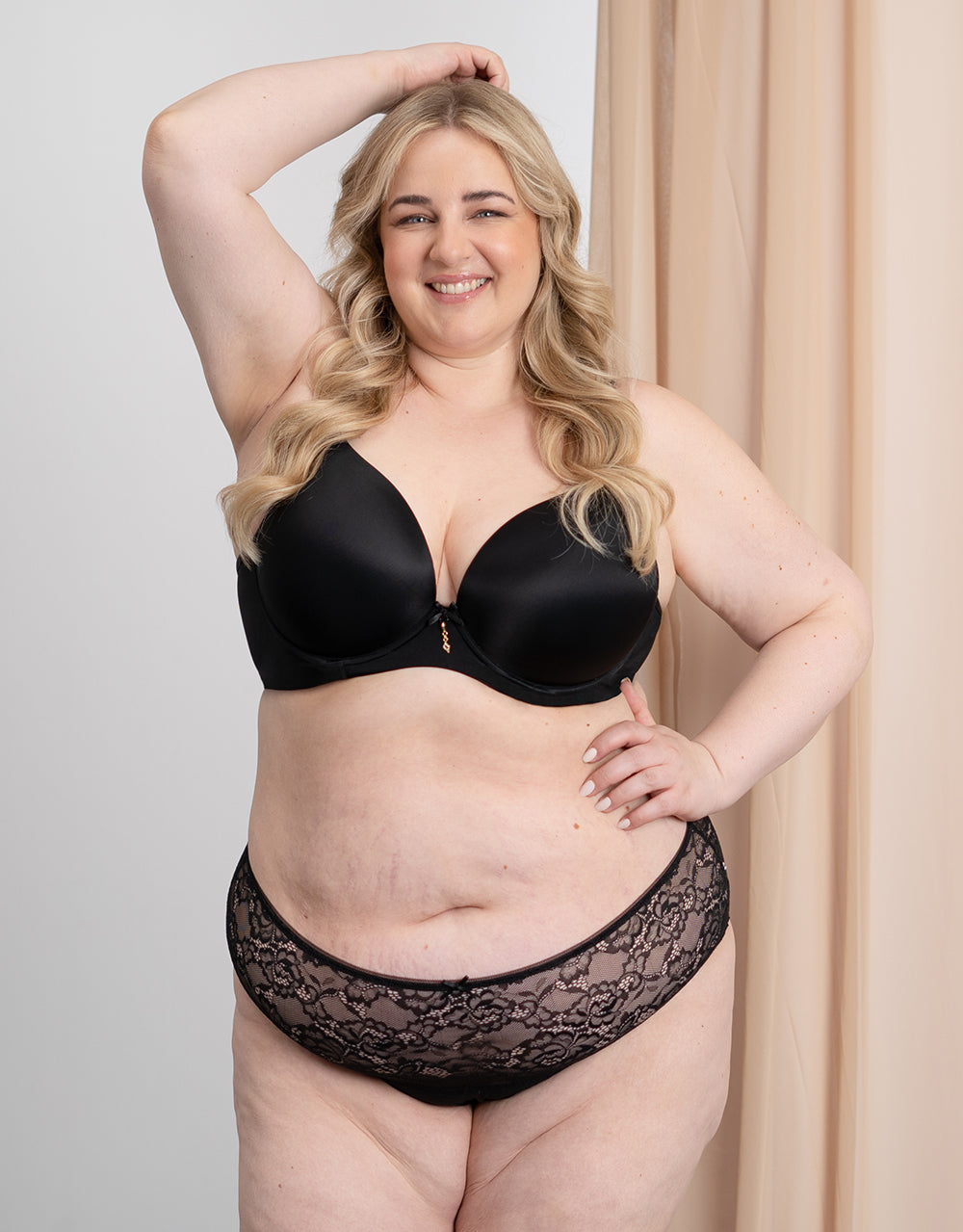 sugarshape-voil-plunge-bh-black-tiefes-dekollet image 4