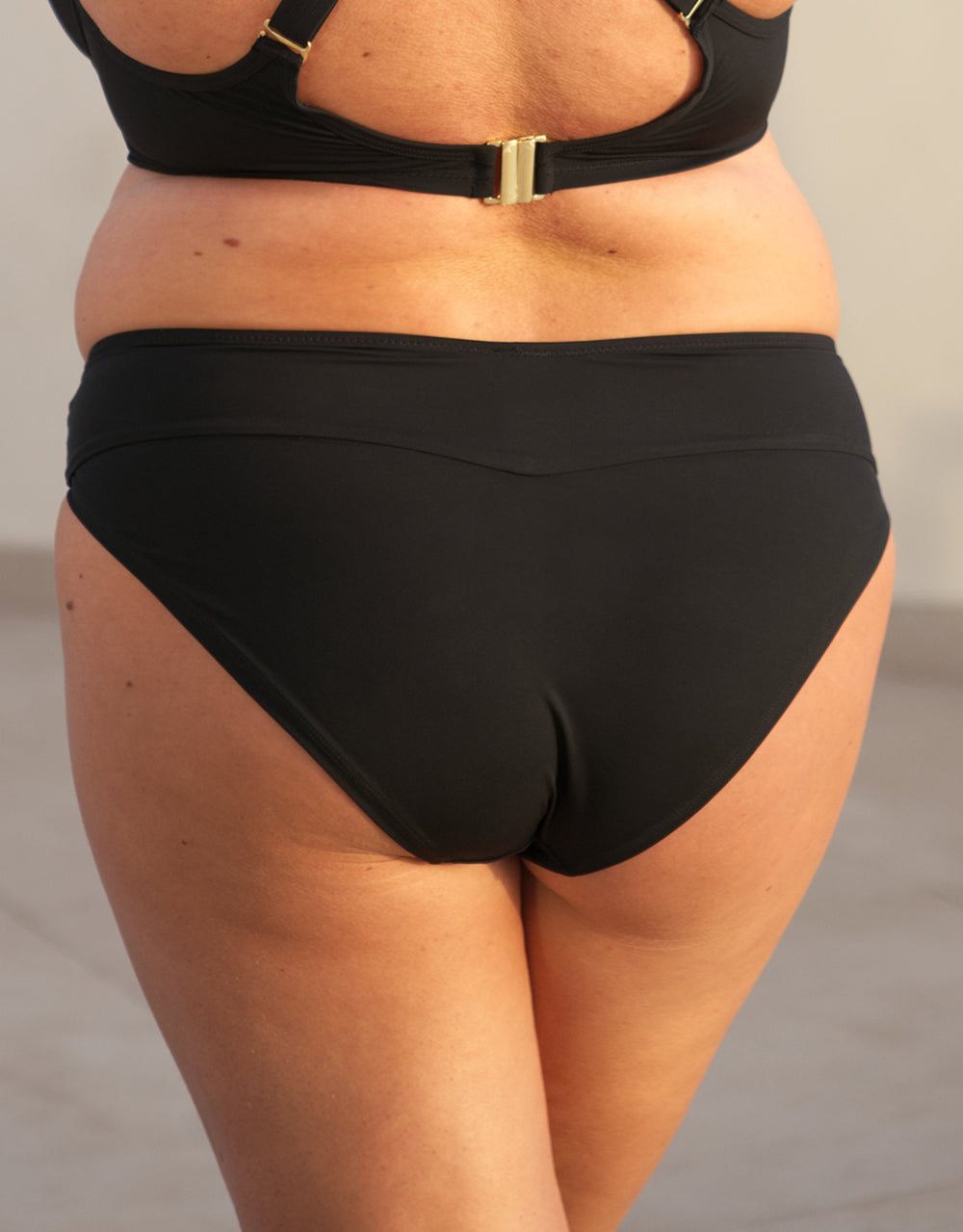 sugarshape-valencia-bikini-panty-slip-schwarz-recycelt image 2