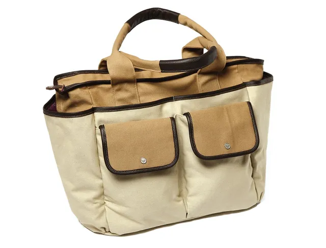 petit-amour-lourdes-pa-b-0128-wickeltasche-beige image 1