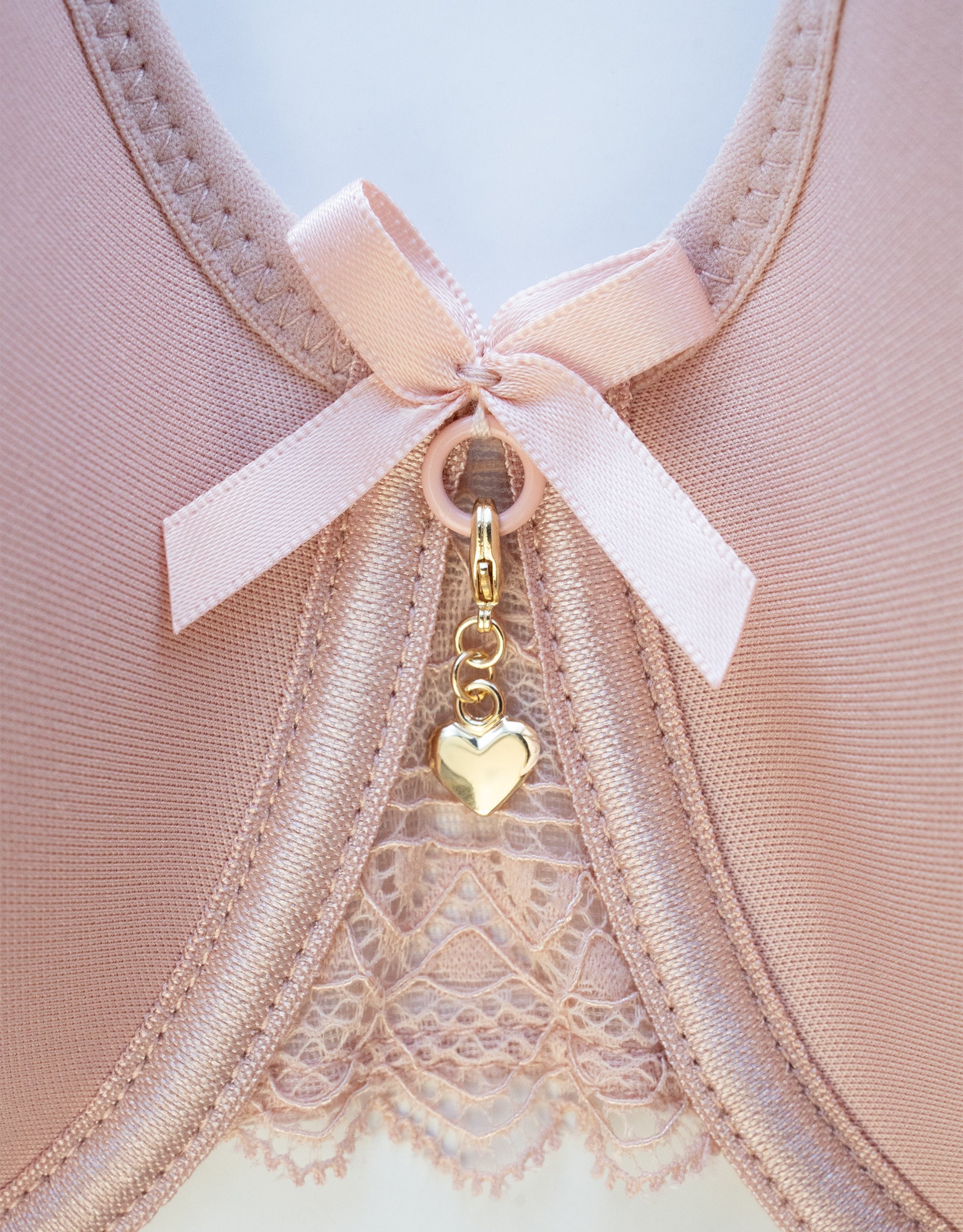 sugarshape-bra-charm-golden-heart-gold-herz image 2