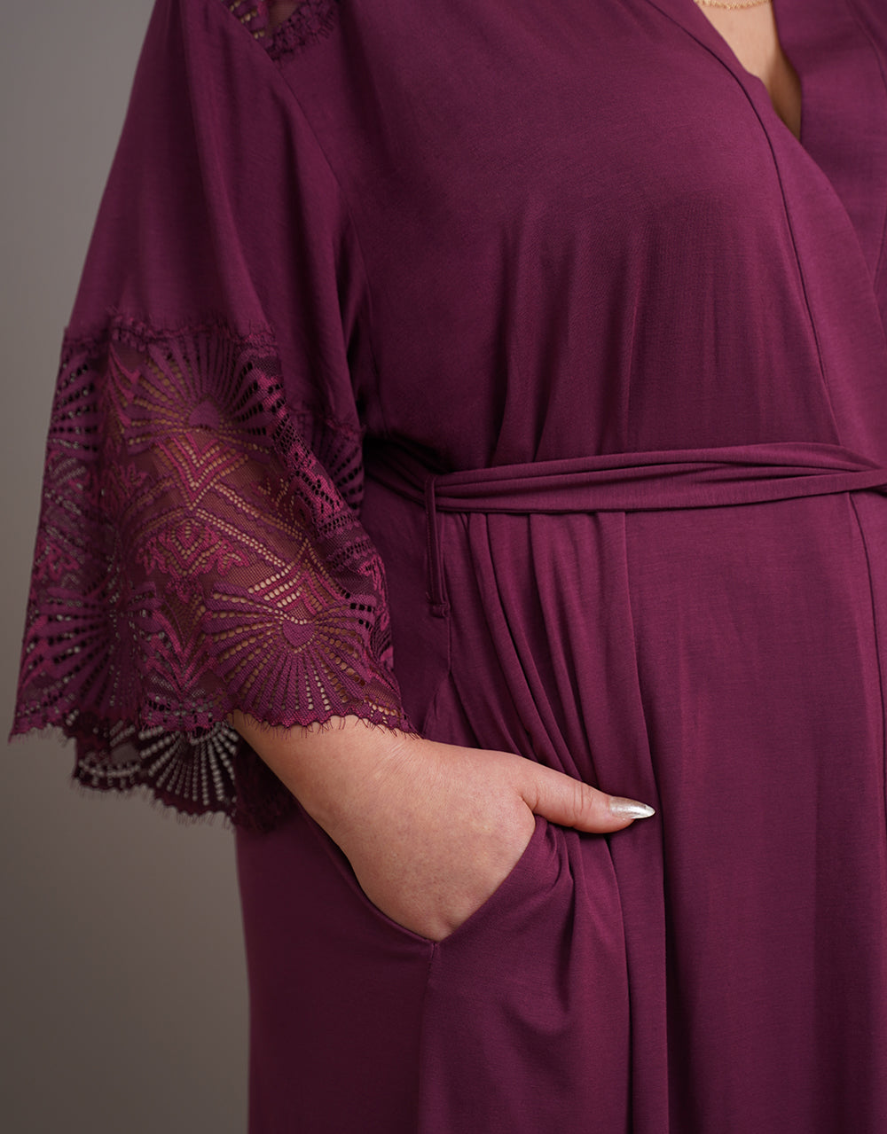 sugarshape-glam-kimono-wine-satinkimono-weinrot-mit-spitze image 5